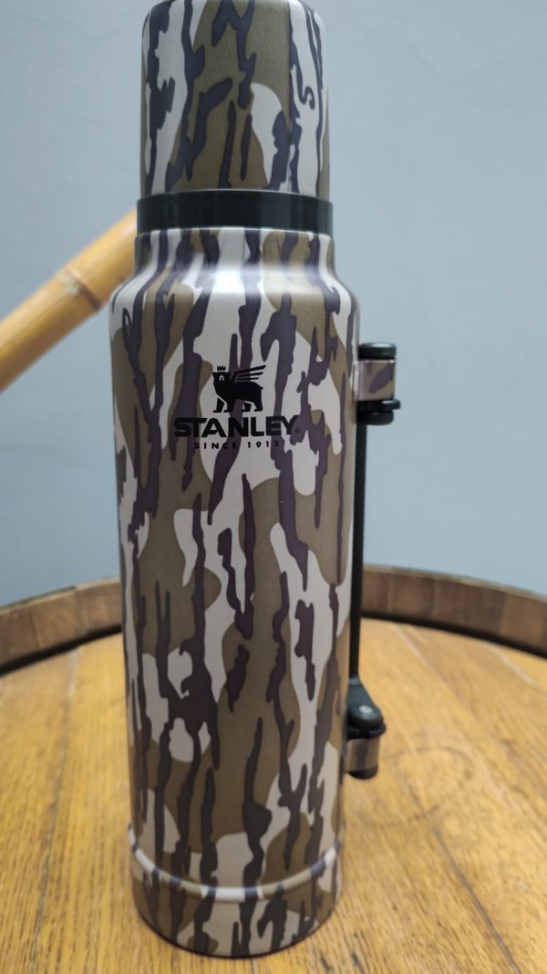 Termo Stanley Bottomland Camuflado Classic 1.4 Litros - Imagen 6